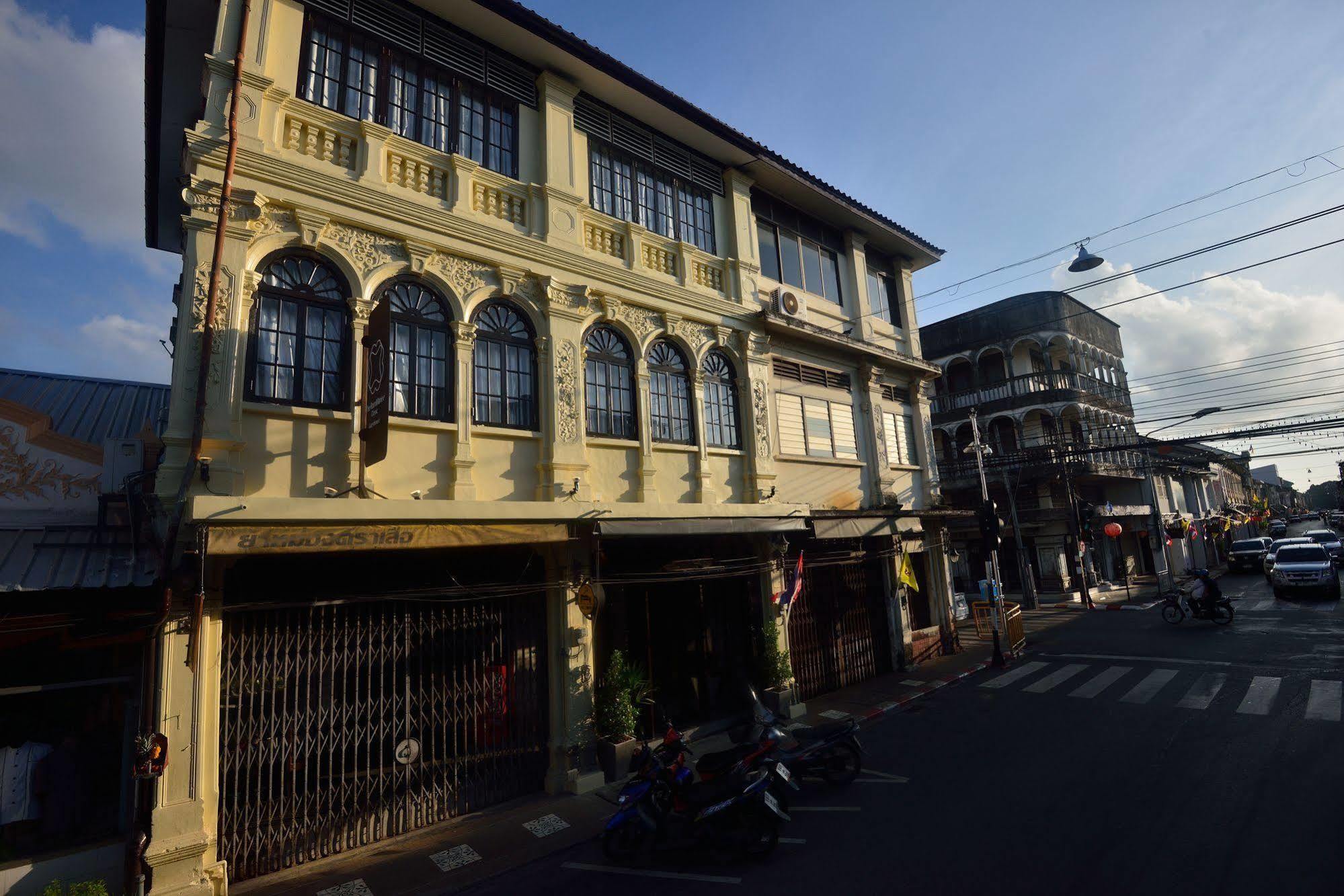 The Rommanee Classic Guesthouse Phuket Exteriör bild
