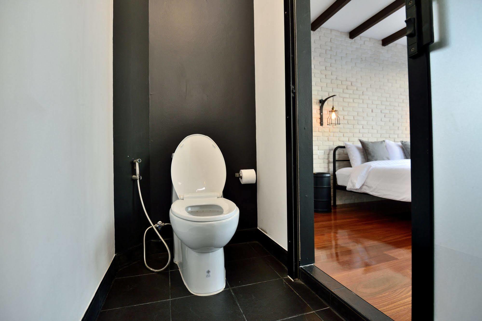 The Rommanee Classic Guesthouse Phuket Exteriör bild