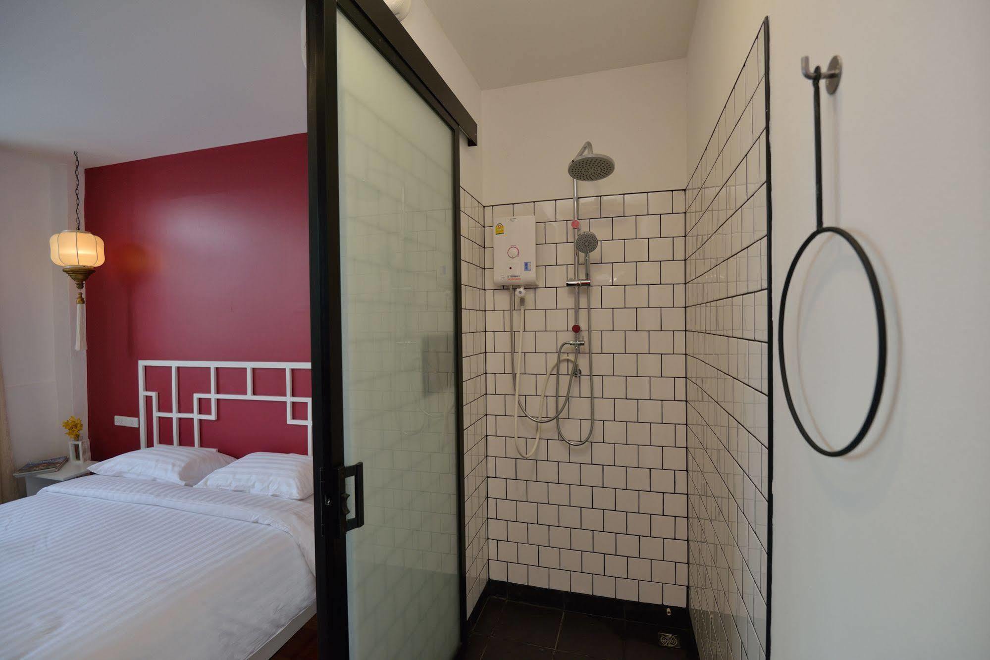 The Rommanee Classic Guesthouse Phuket Exteriör bild