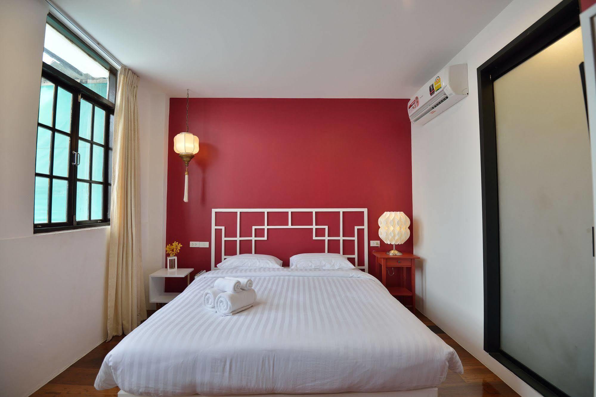 The Rommanee Classic Guesthouse Phuket Exteriör bild
