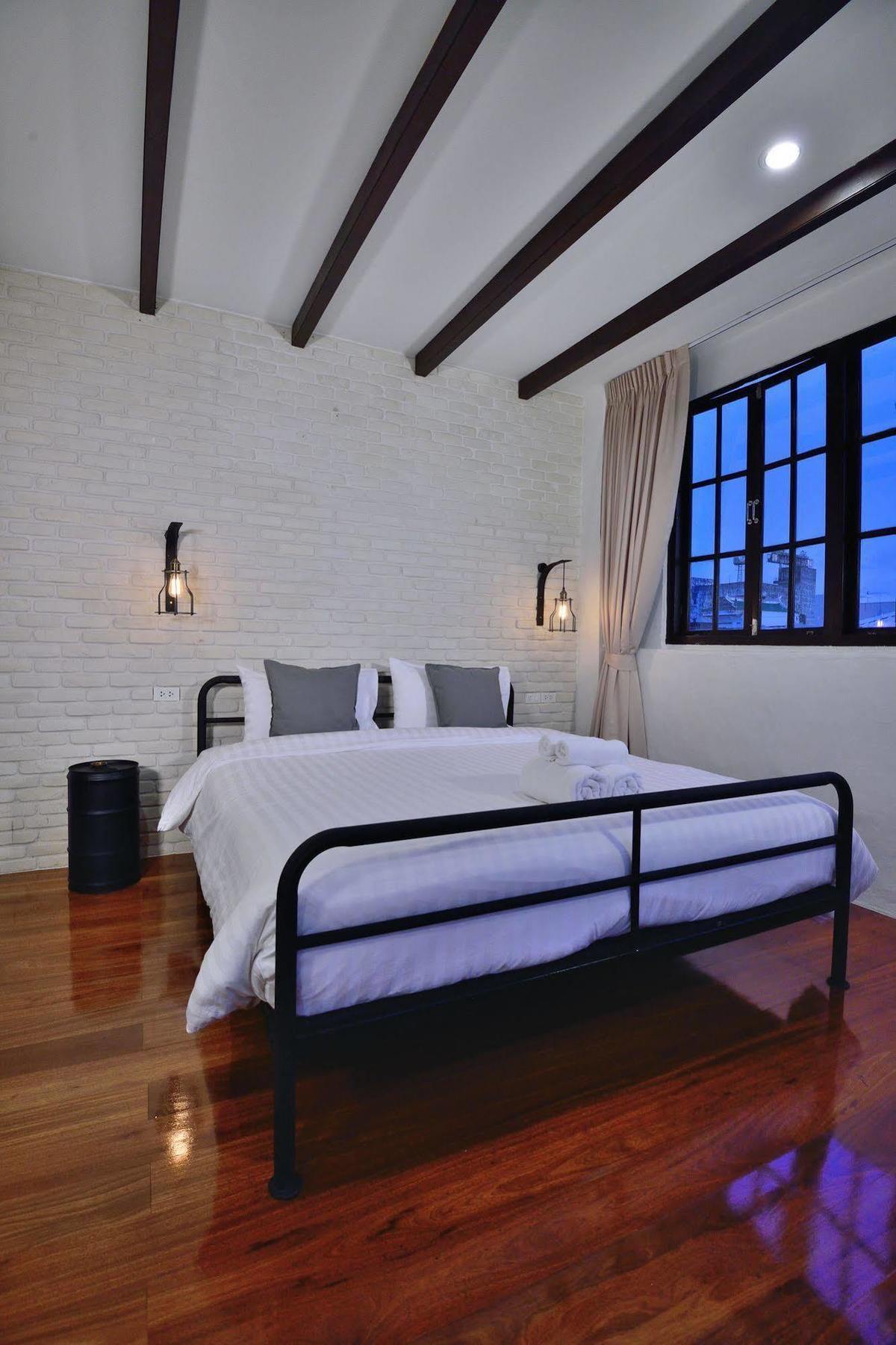 The Rommanee Classic Guesthouse Phuket Exteriör bild
